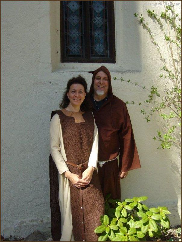 Hausherrin vom Kl�sterl mit ihrem Kl�sterlbruder Hermanius Hausl vom Kl�sterl