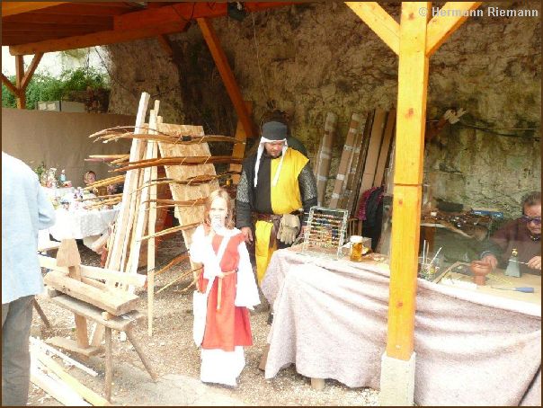 Rittersleut beim Waffenschauen