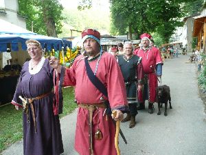Die Feine Gesellschaft zieht ein